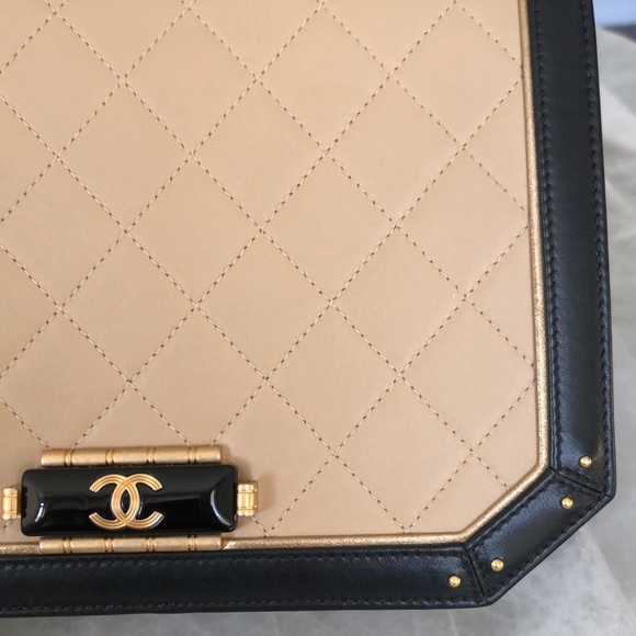 Chanel beige quilted flap bag - Picture 17 of 17